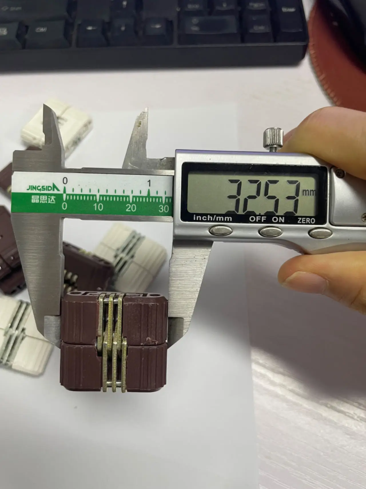 Plastic invisible hinge 180 degree concealed door hinge cheap price hidden door hinge