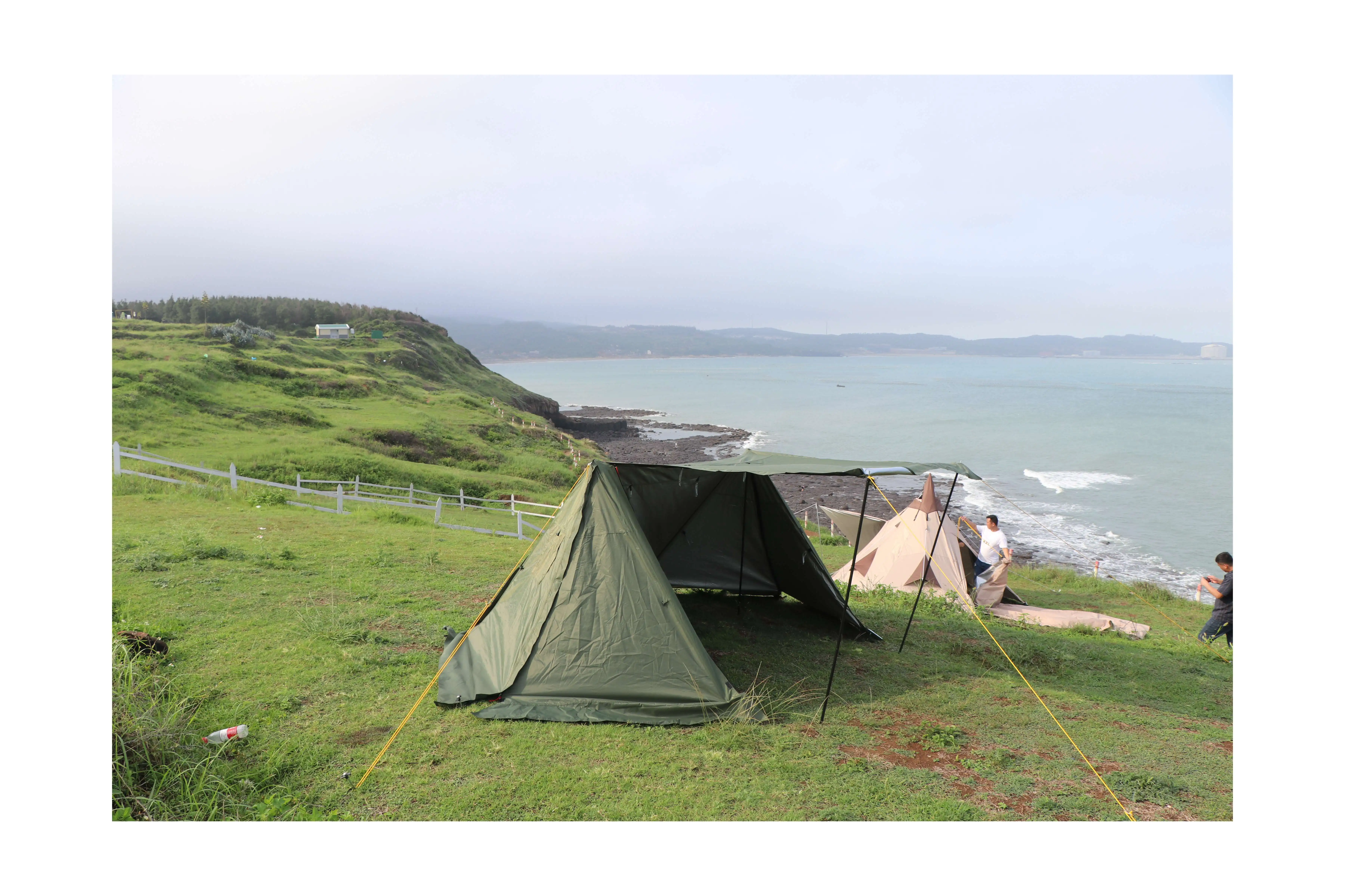 Military Tent of Shelter Tent Gonflabl Camping China Manufacturer Army Tent