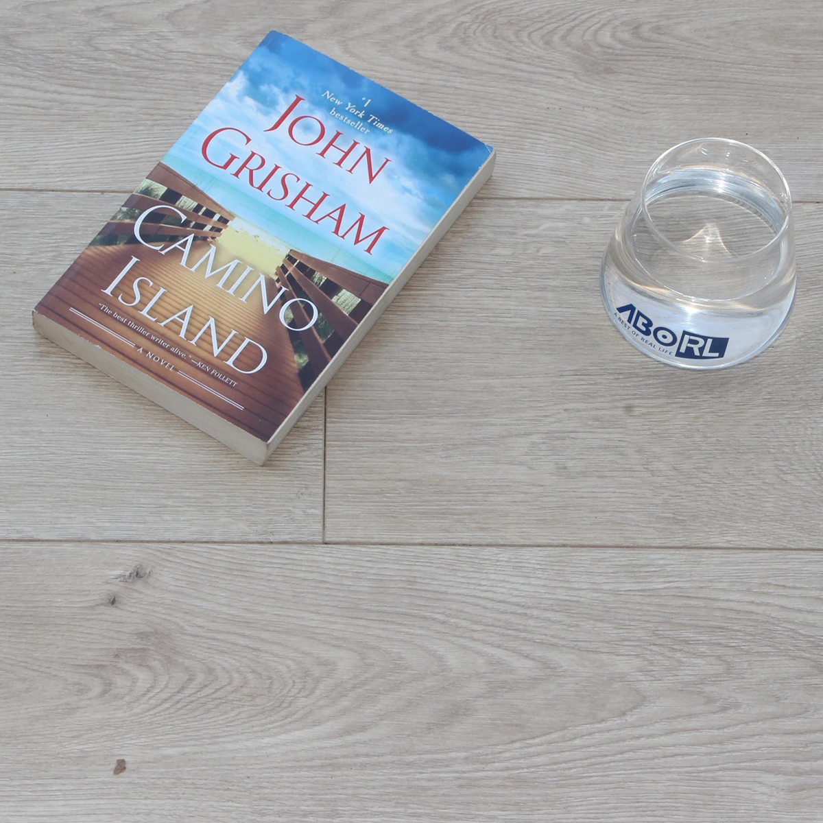 12MM Water Resistant High Pressure Laminated Board Mounted  Partitions Office Gloss Laminate Flooring