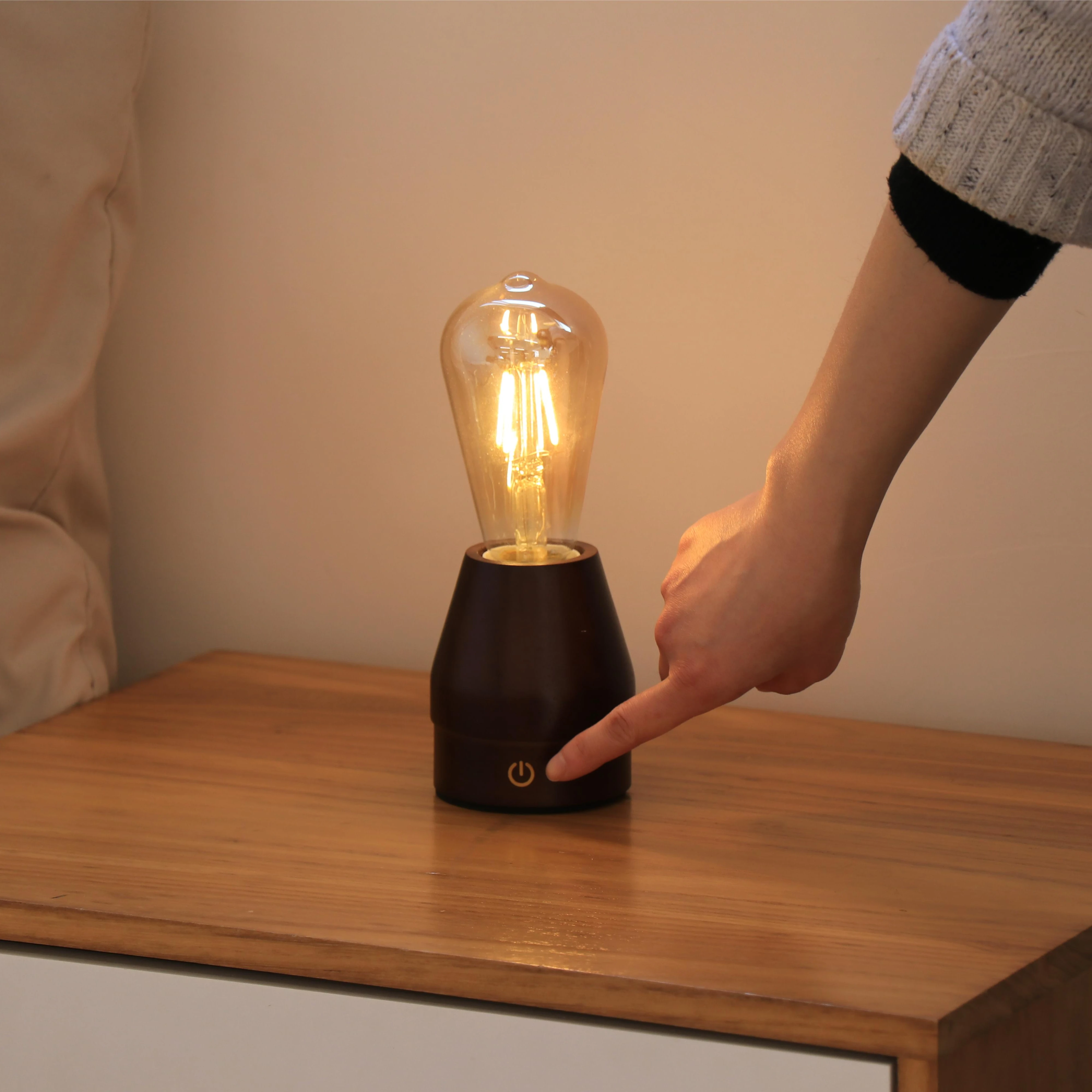 Новый Заводской дизайн, миниатюрная перезаряжаемая сенсорная Беспроводная винтажная атмосферная Настольная лампа для бара и ресторана