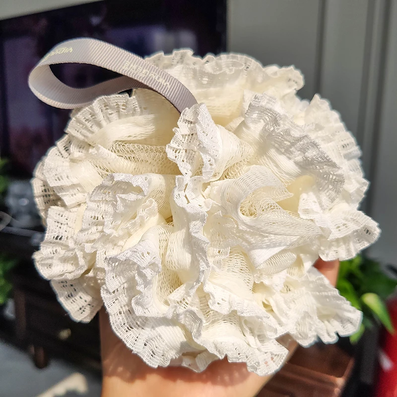 Wholesale bathing accessoires soft exfoliating eco double color shower net puff loofah mesh bath sponge sponges  for Exfoliating