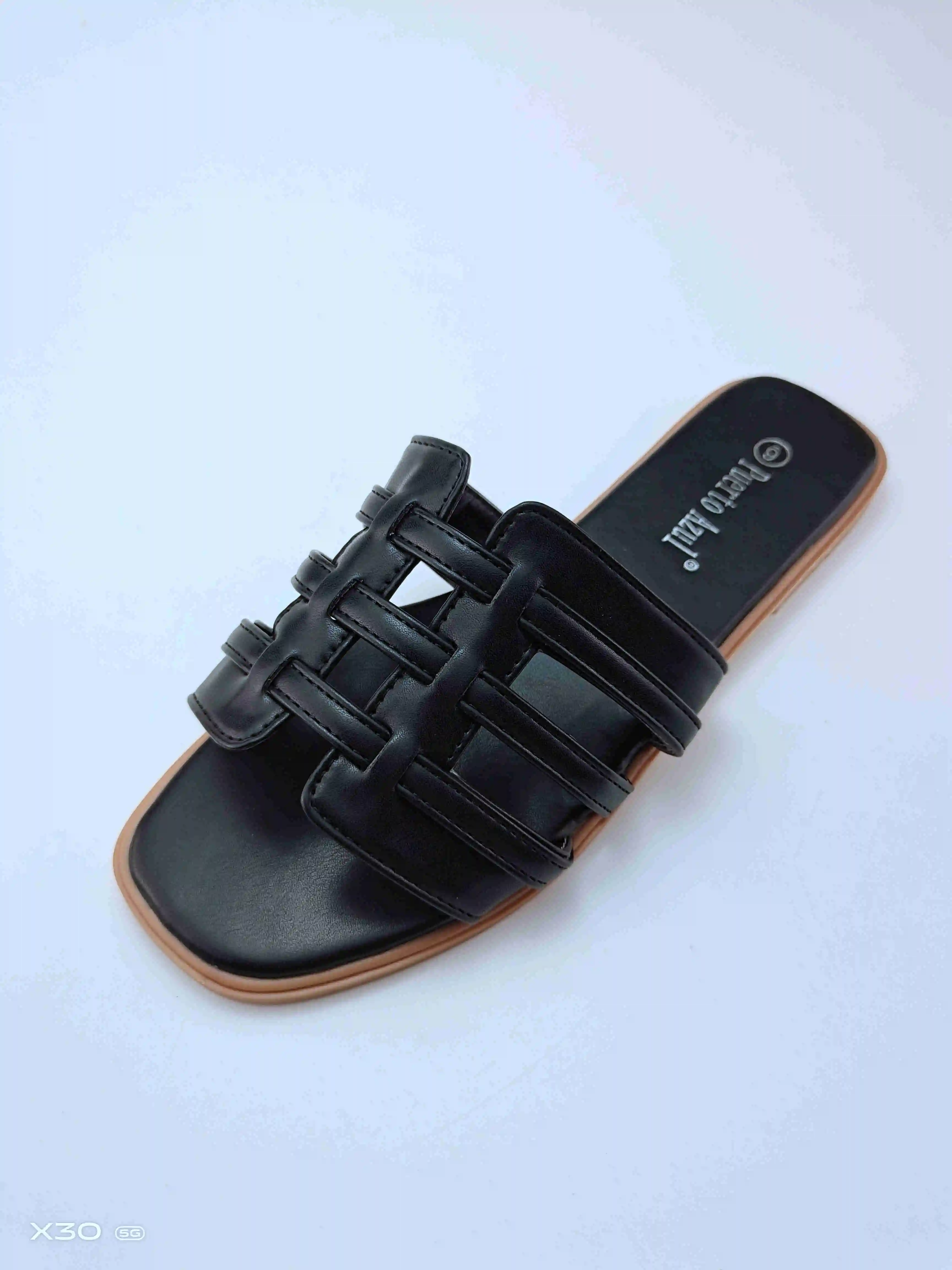 New Summer Shoes Outdoor Beach Sandals Flat Soft Casual Shoes Fashion Slippers for Women Flip Flops Cheap for Women and Ladies