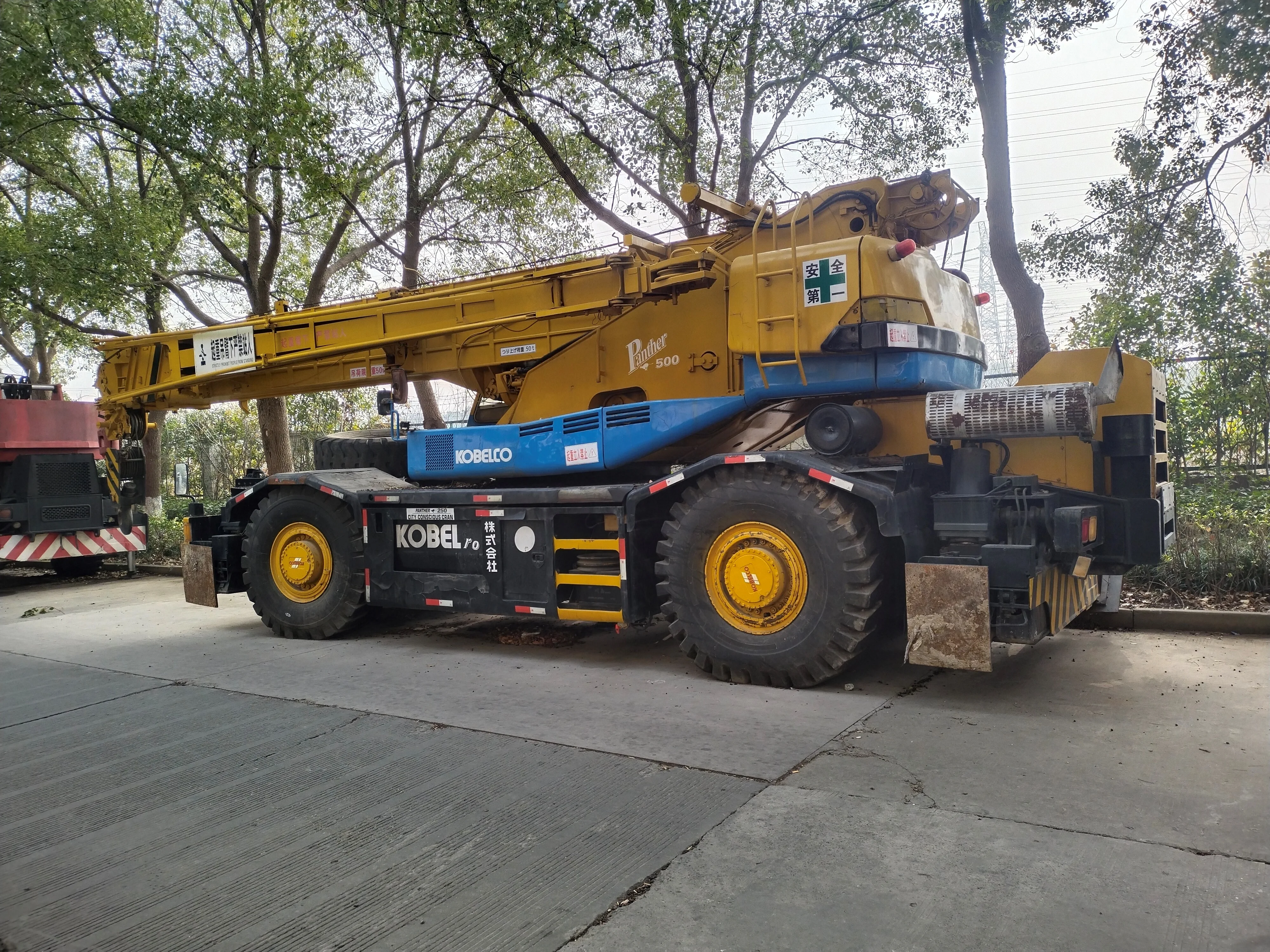 Подержанный оригинальный японский подъемник хорошее состояние кран Kobelco пантера 500 грузоподъемность 50 тонн оригинальная краска двигателя землеройное движение