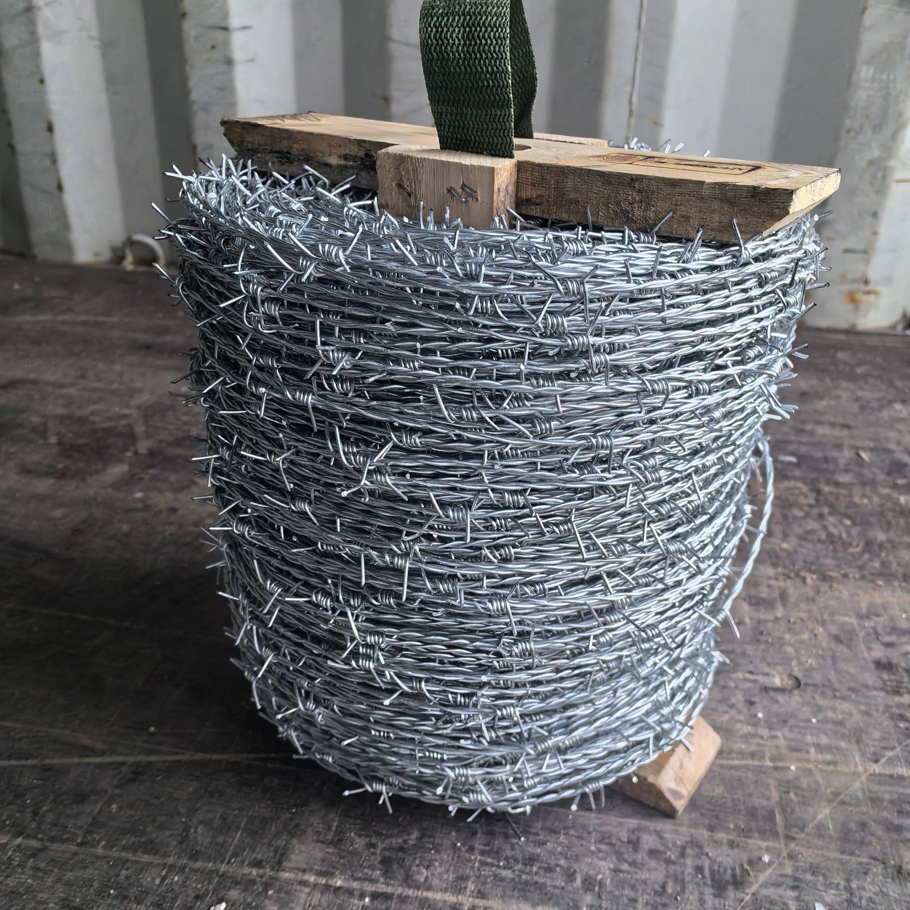 Колючая проволока