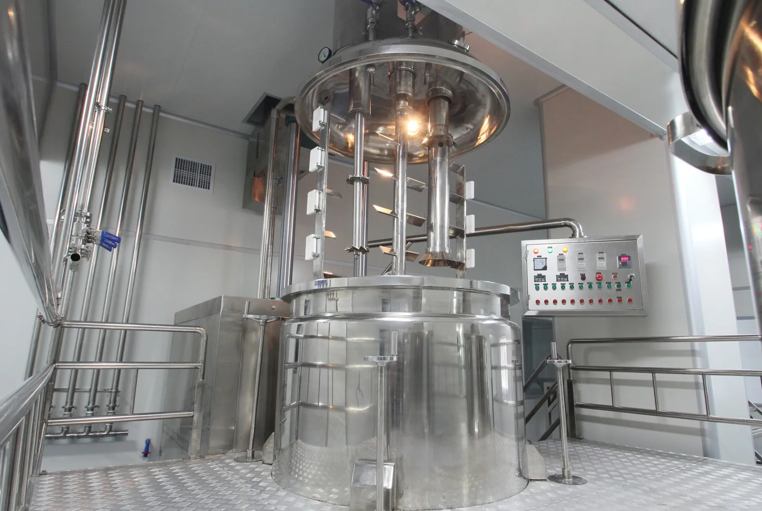 High shear emulsifier mixer