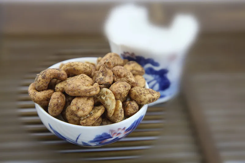 BRC Certificate Wholesale Black Pepper Flavor Roasted Coated Cashew Natural Snacks