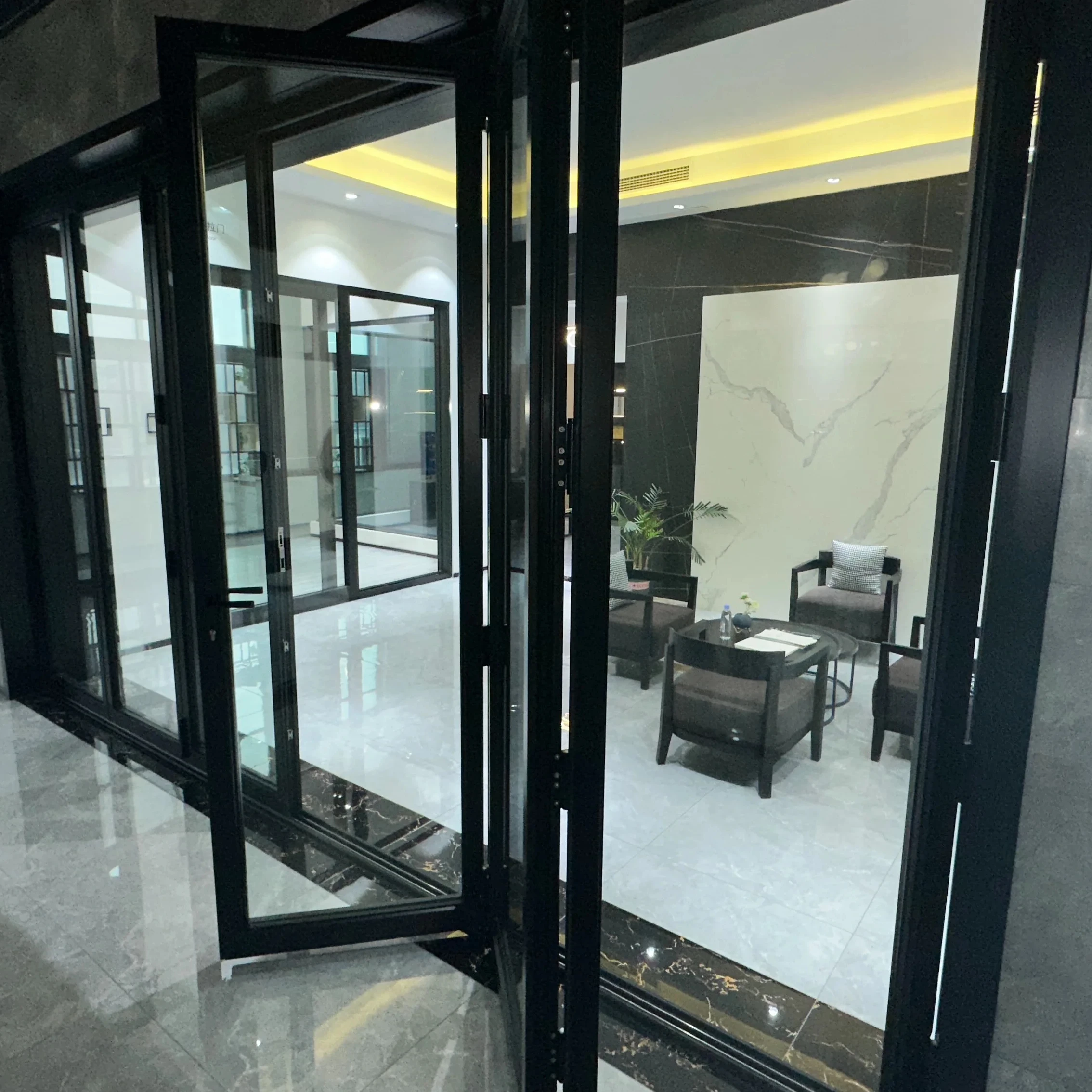 Soundproof House Exterior Bi fold Patio Doors Aluminum Powder Coated Glass Folding Door
