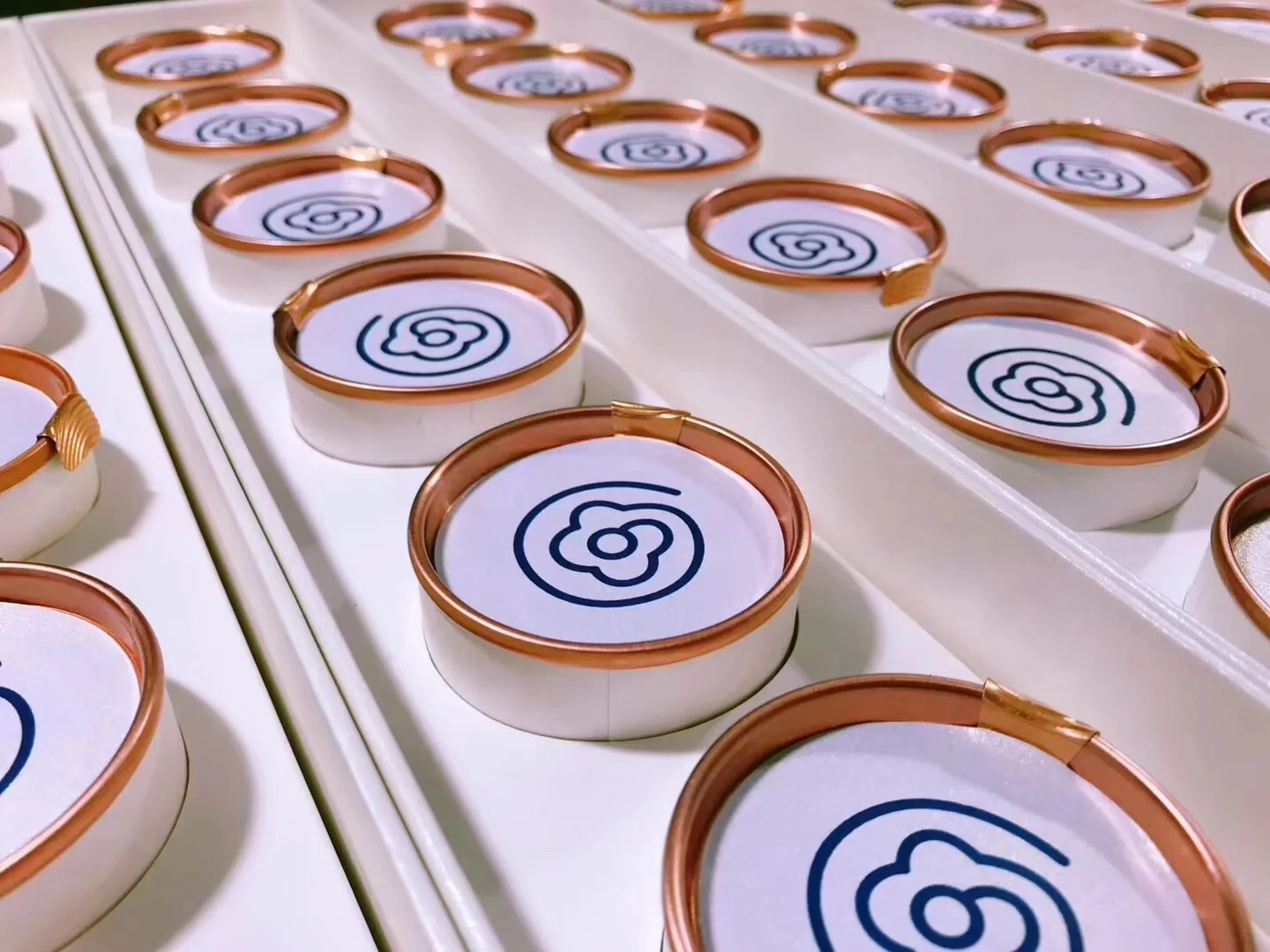 New style hight quality crystal perfume cake cardboard boxes