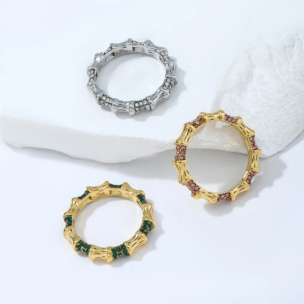 Ruigang Customized  18K Gold Plated Chunky Green Pink Zircon Ring New Arrivals Stainless Steel Rings Jewelry Women Bamboo Ring