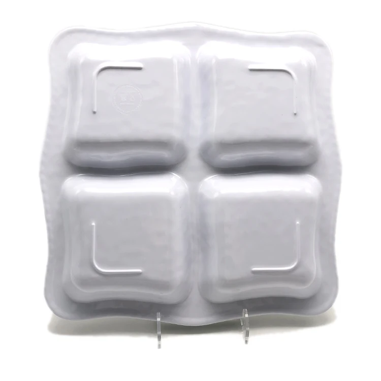 2021 Hot 4 Compartment Flower Design Divided Melamine Plastic Chip Dip Party Snack Serving Plates Platter