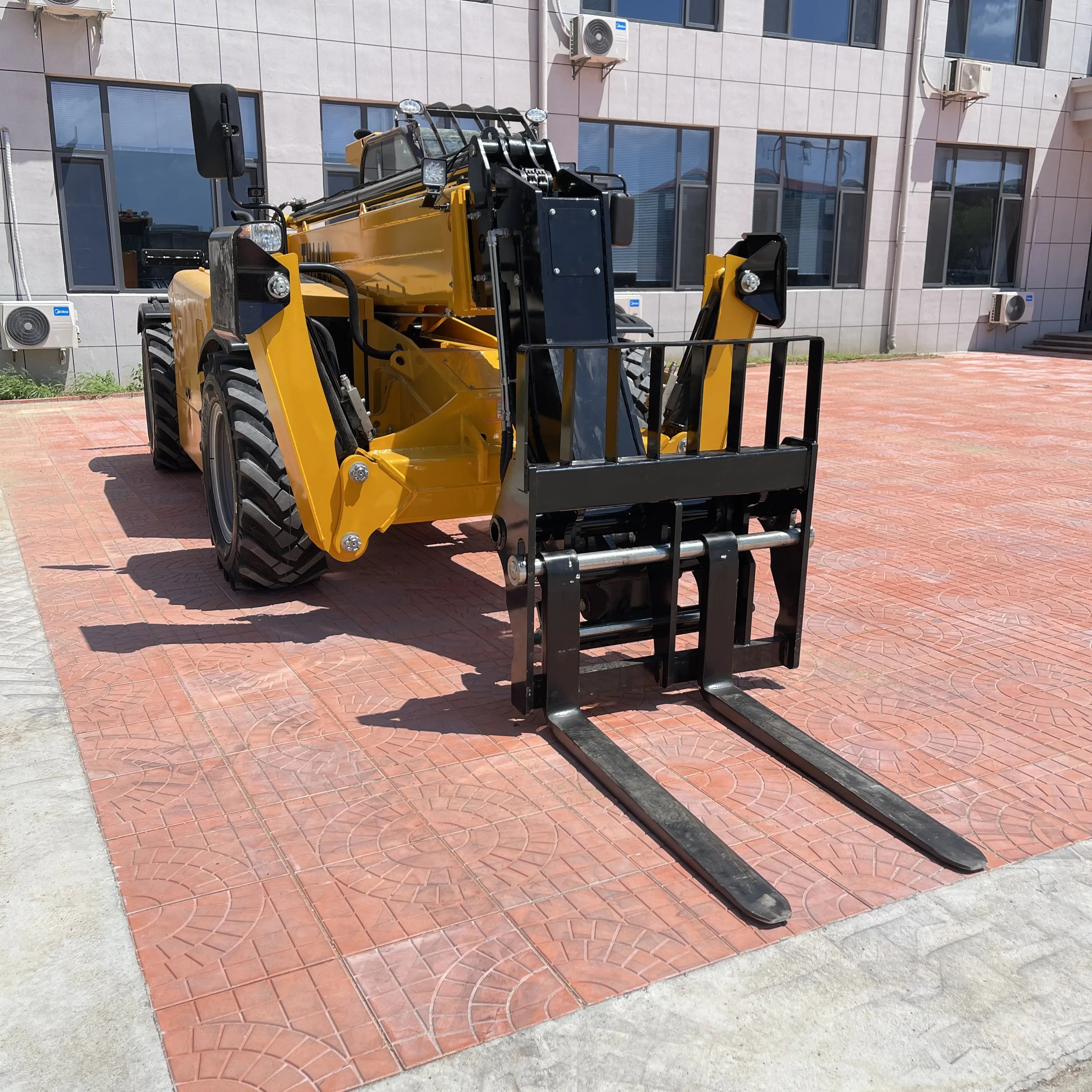 Lifting Machine 4X4 Telehandler Forklift 4ton 14 m telehander for sale with Europe 5 engine