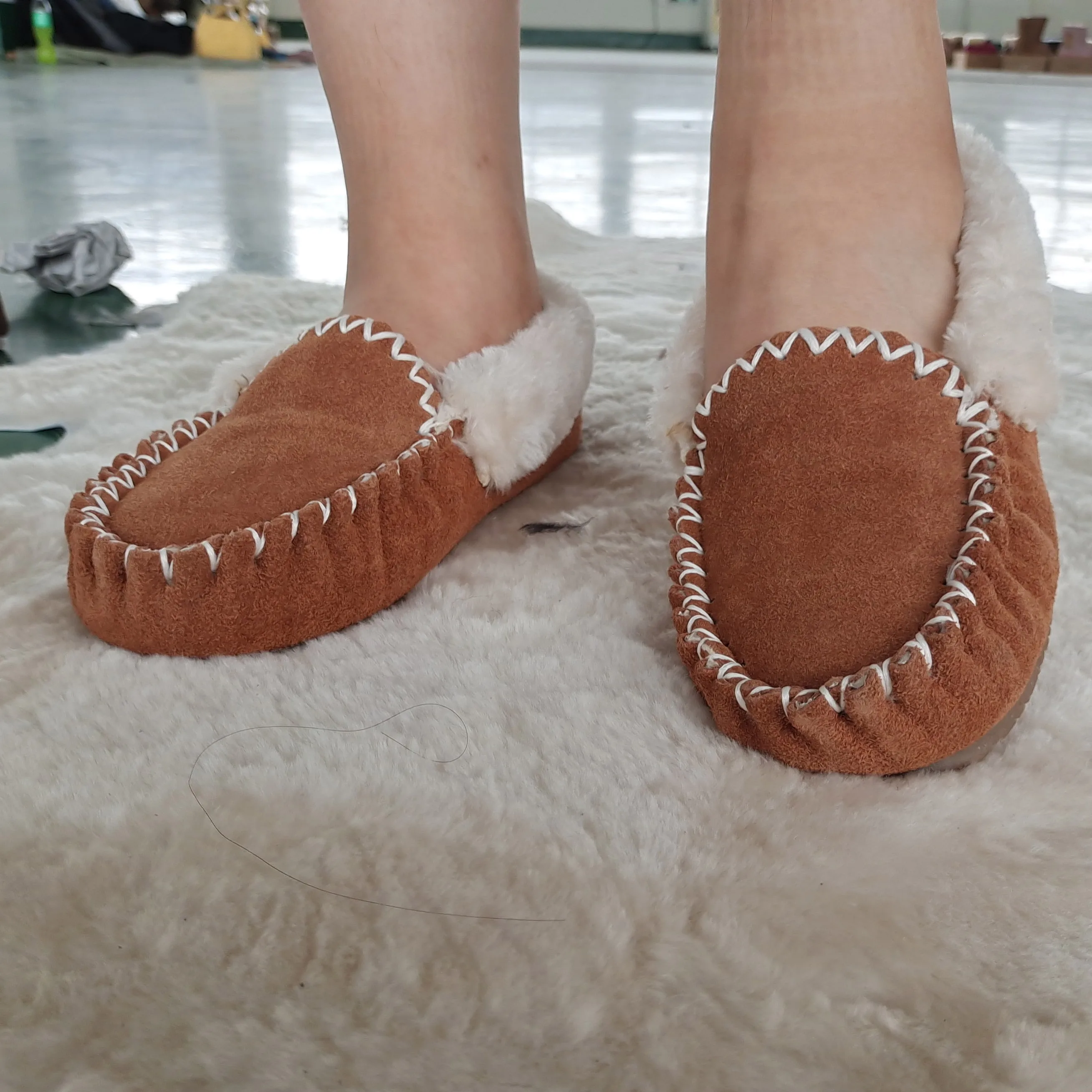 Factory Good Quality Women Warm Wool Felt Anti-Skid Button Fur Winter Women Boots