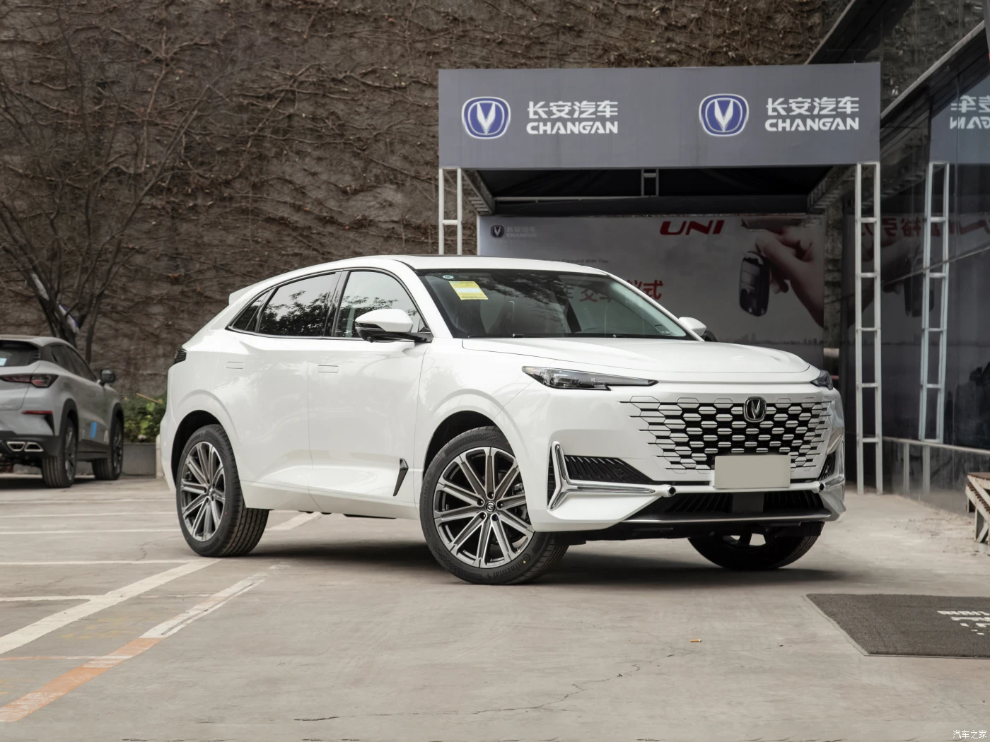 new ChangAn uni k 1.5t 2.0T 2.0 idd luxe 2023 SUV changan uni-k idd ev electric new energy vehicle high speed unik 4wd