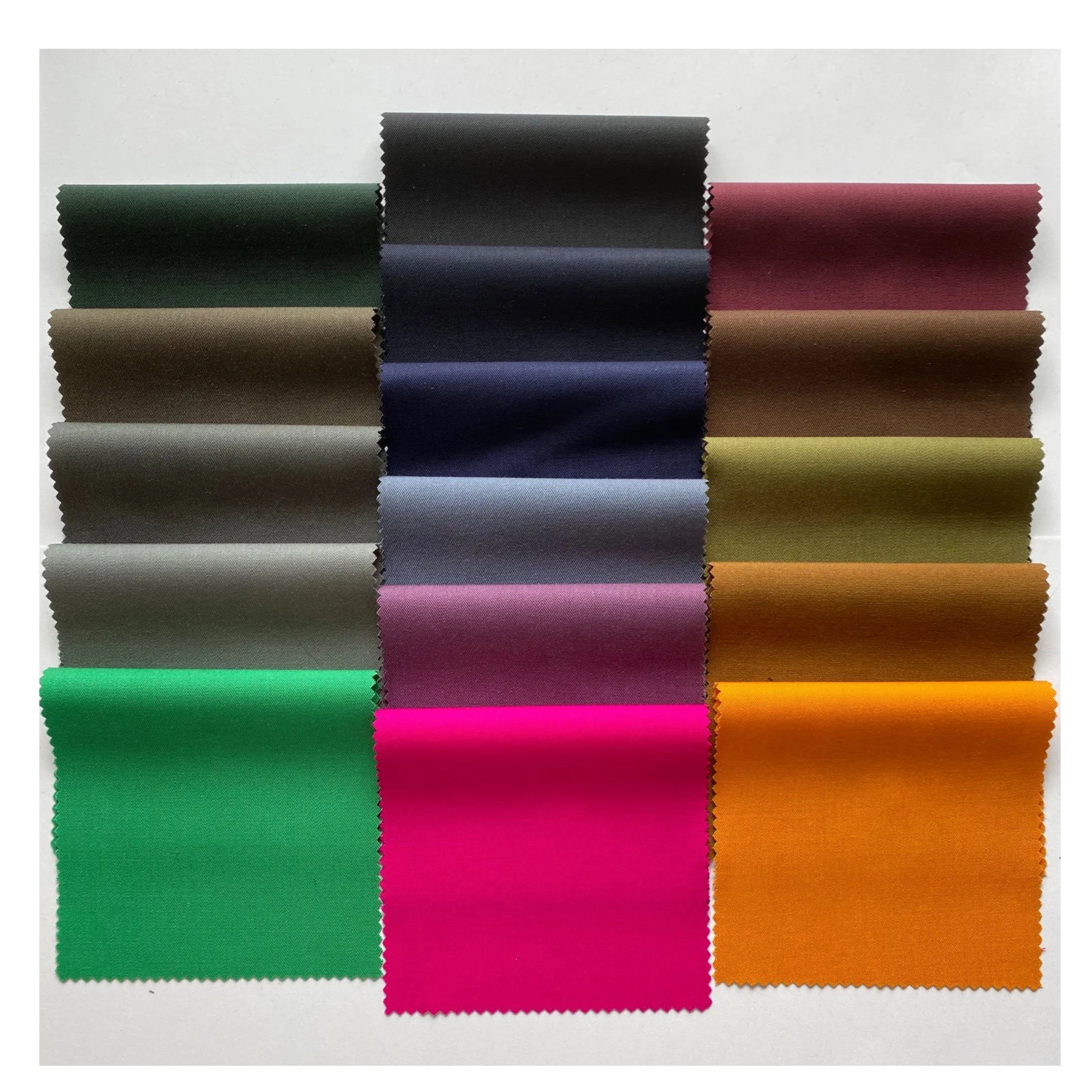 В наличии, габердиновая ткань из 100% шерсти высокого качества