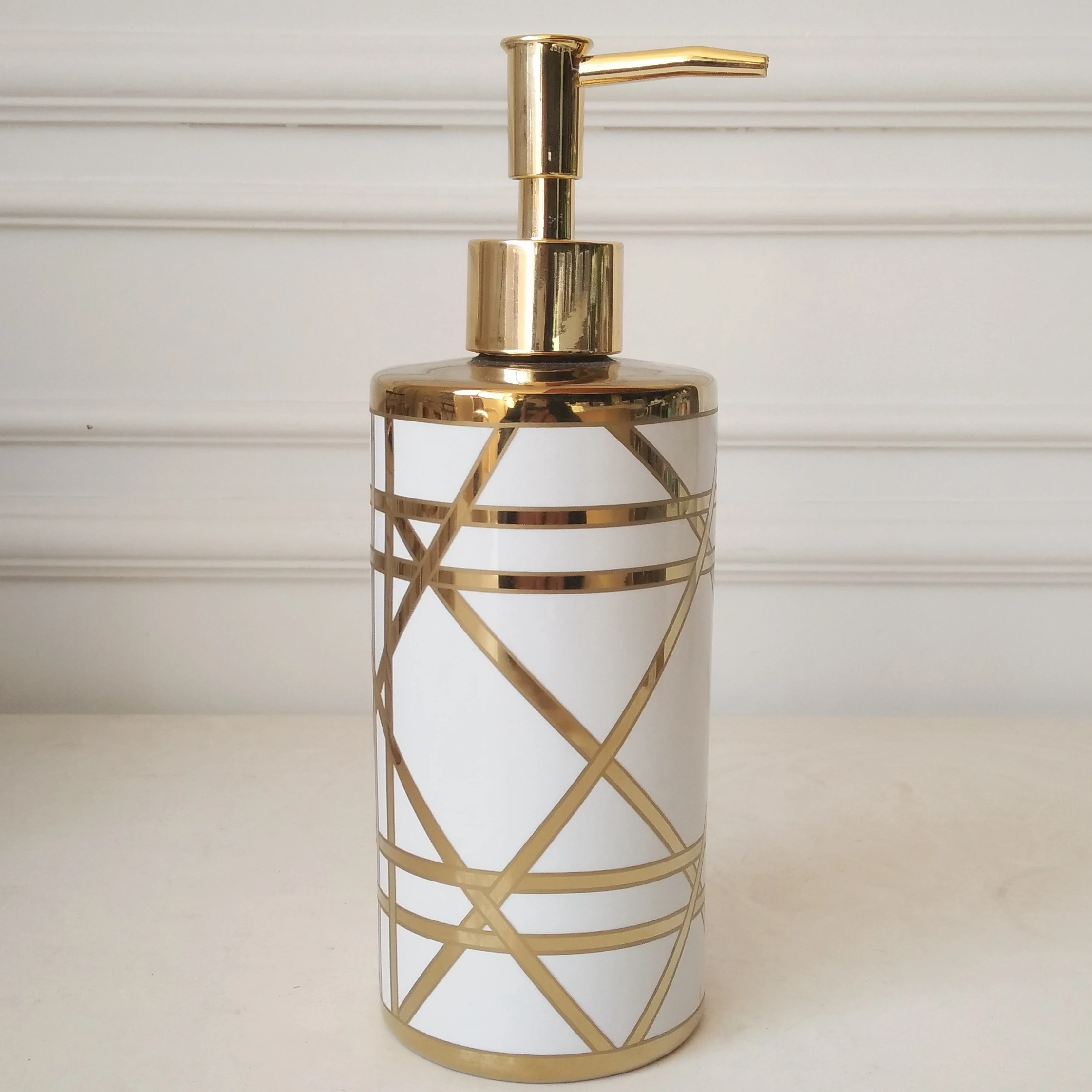 Bathroom Ceramic Sets Accessories Luxury Gold plating Customized Logo Style