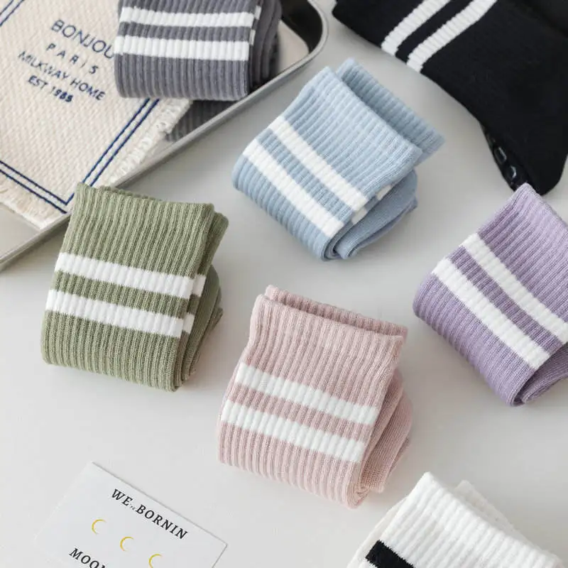 Custom New Design Fall Winter Womens Black And White Lovely Ladies Girls Cotton Crew Socks