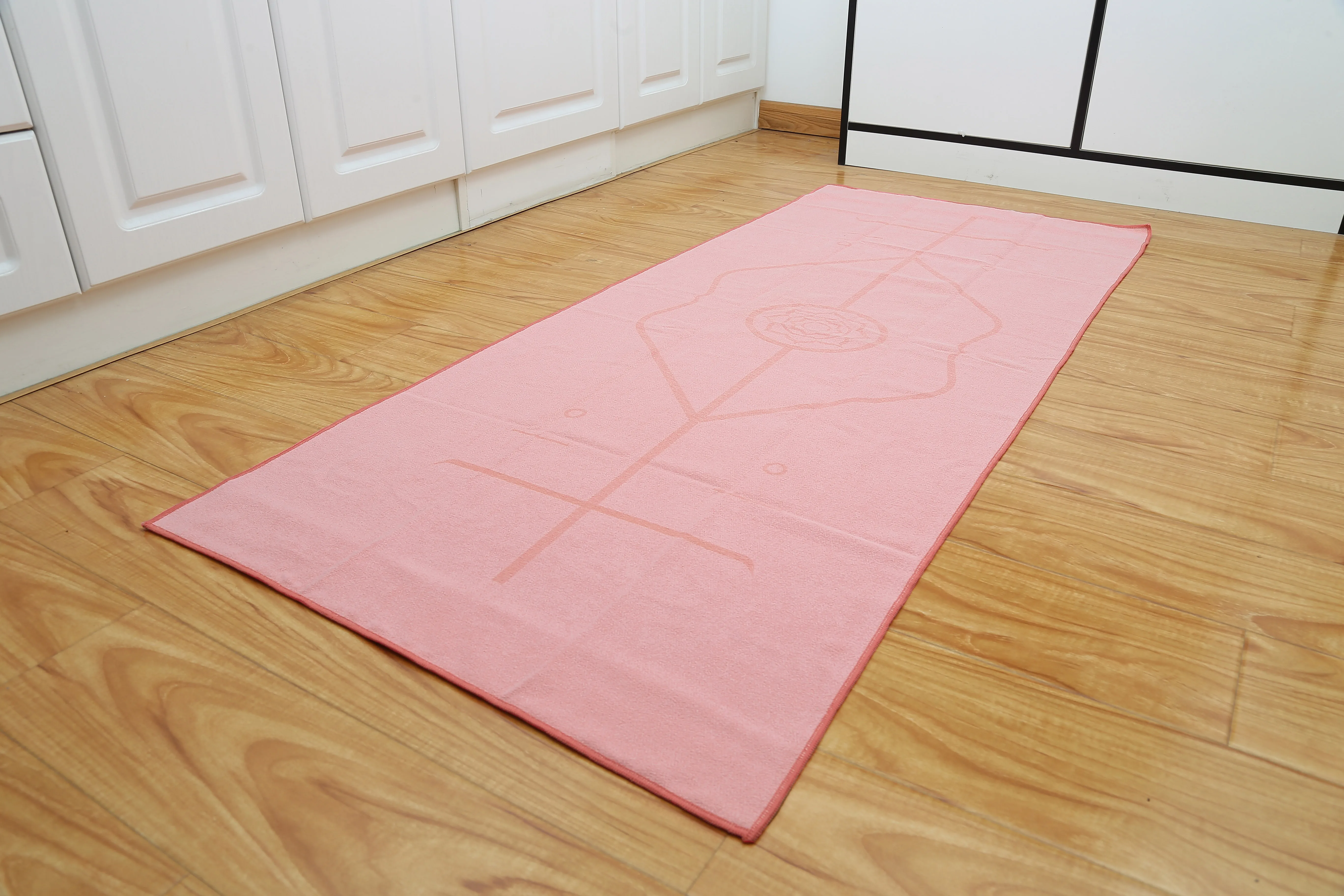 
Microfiber Non Slip 63*183CM Customized Shape Sublimated different color Beach Yoga Mat Towel 