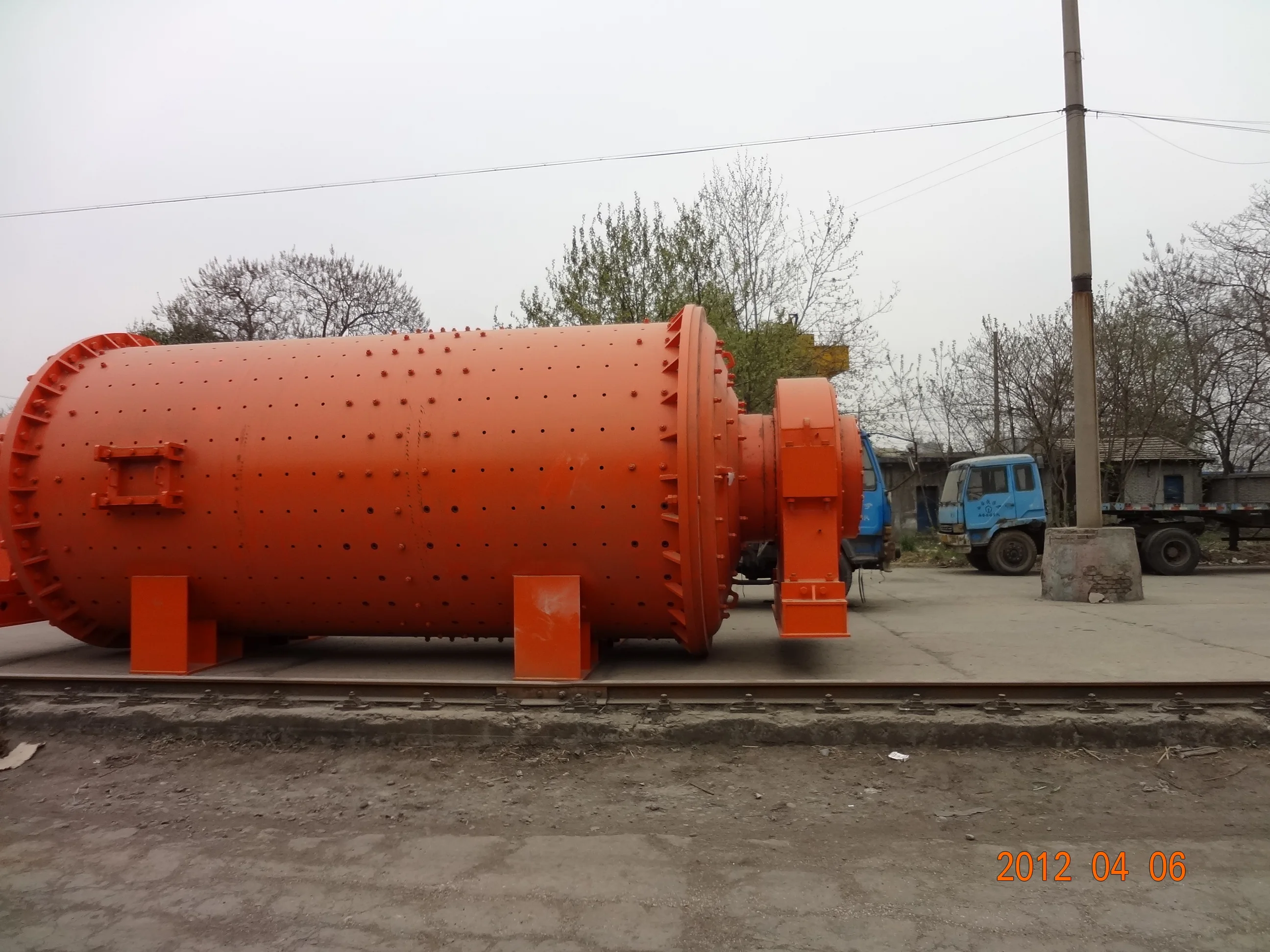 3-6t/h gold mine ball mill slag grinding equipment liner steel chip grinding gold ball mill machine for sale