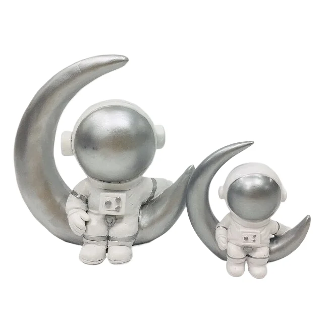 Ins wind astronaut ornaments desk mini cute decorations healing creative astronaut car furnishings