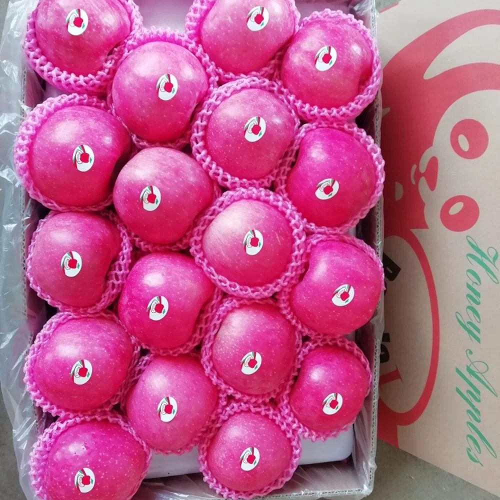 Apel Fuji больших размеров в полоску