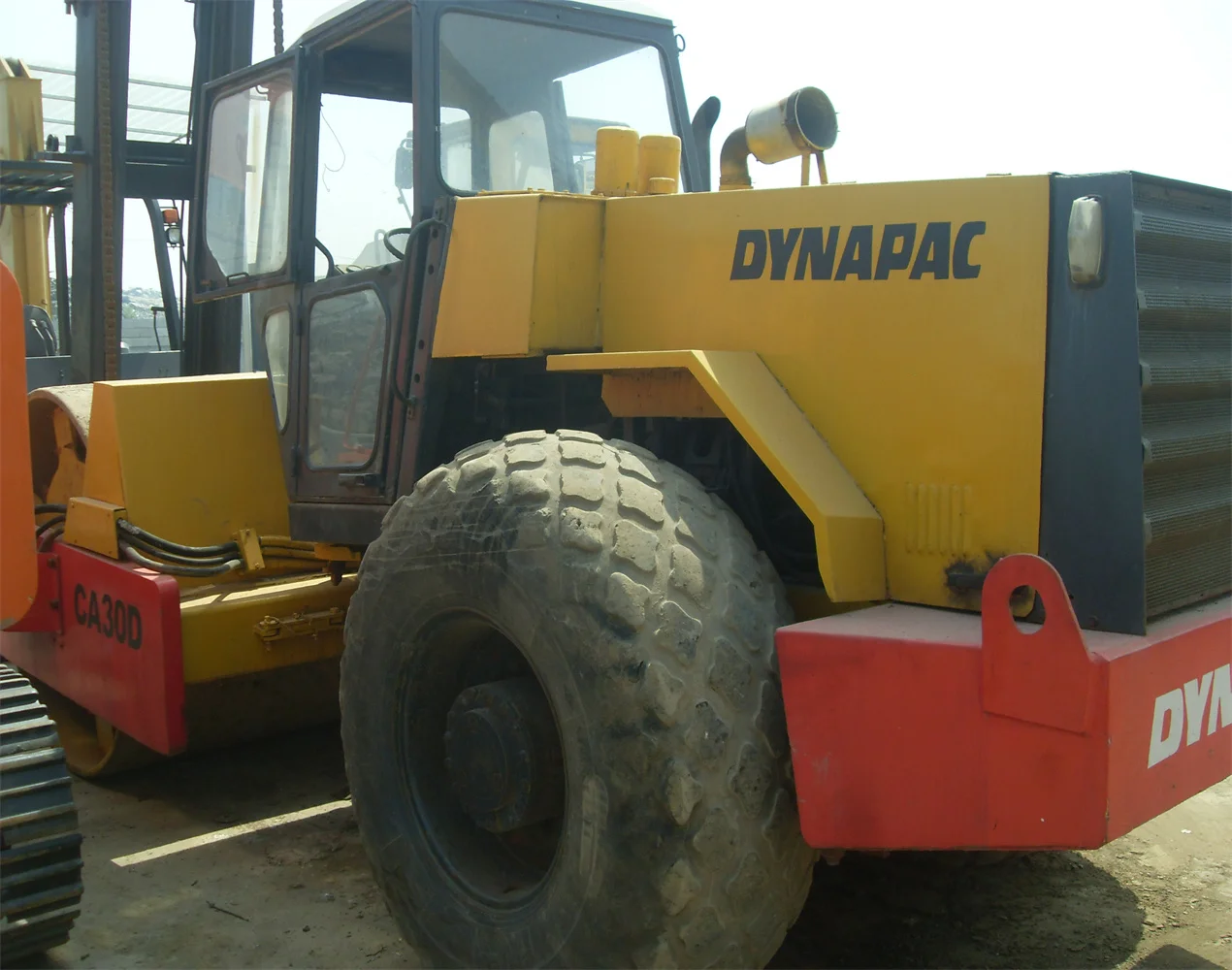 Б/у каток CA30D