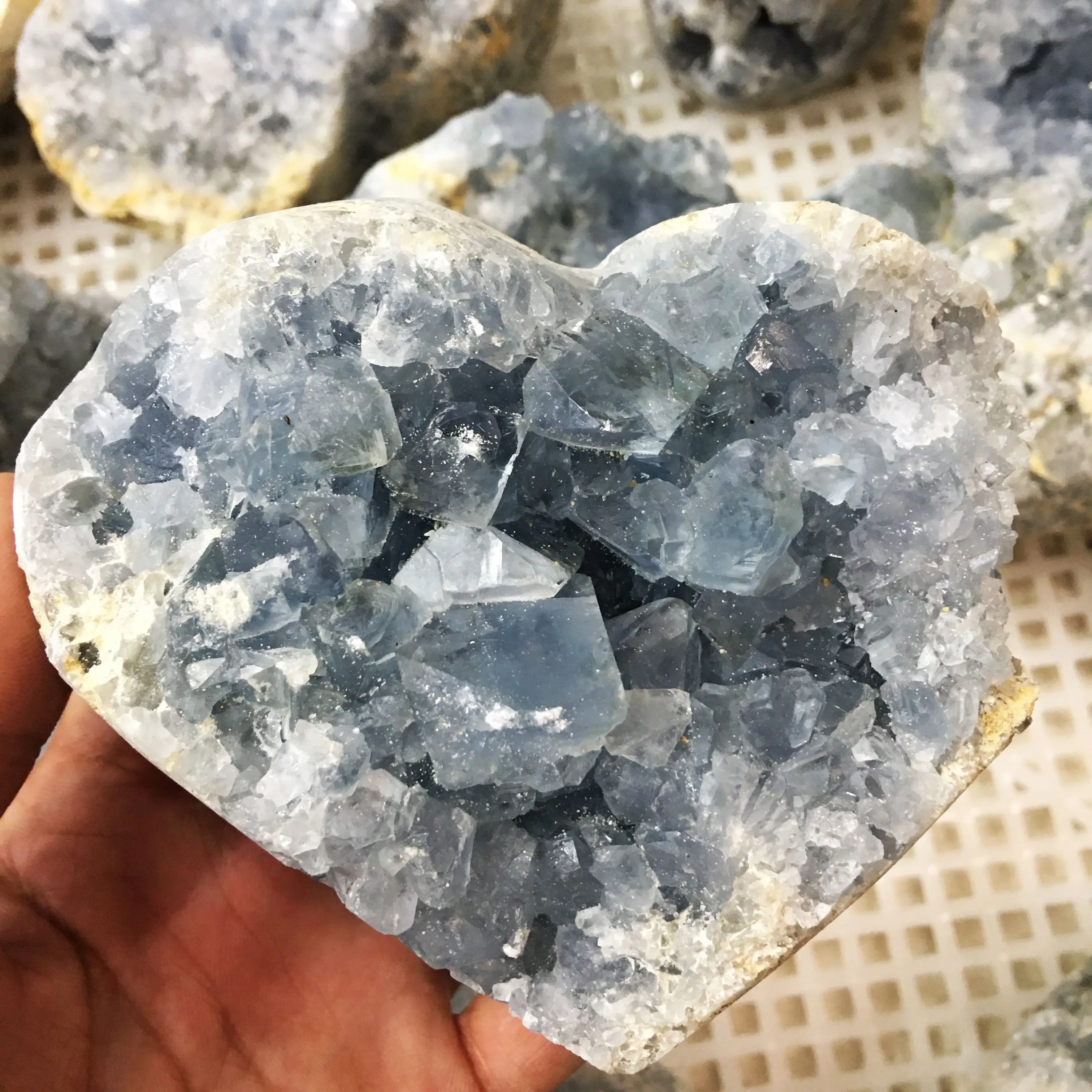 Wholesale Natural Raw Crystal Cluster Blue Celestite Crystal Geode Rough Quartz Geodes