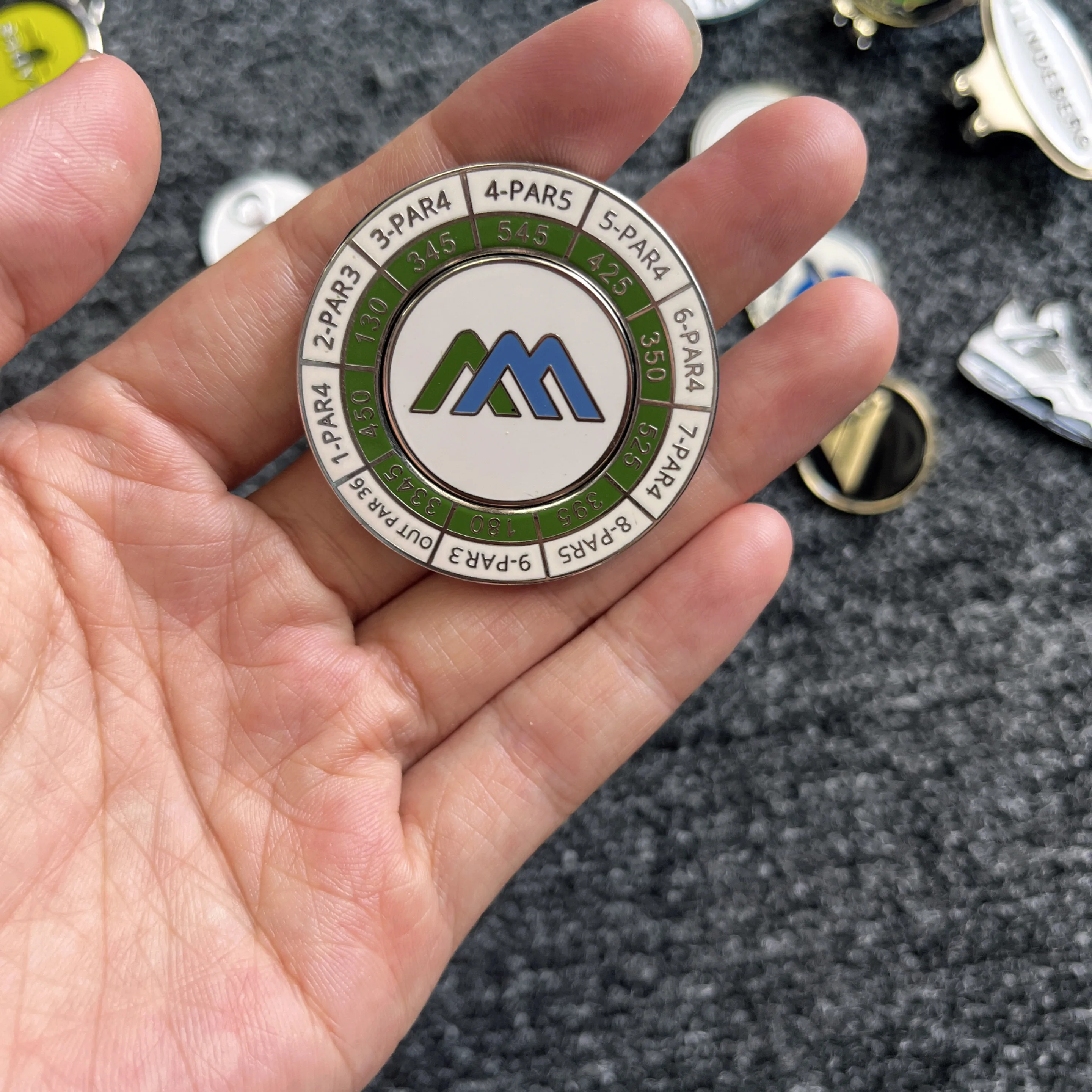 Custom poker chips Metal magnetic Golf Ball Marker wholesale golf challenge coins with removeable golf ball marker