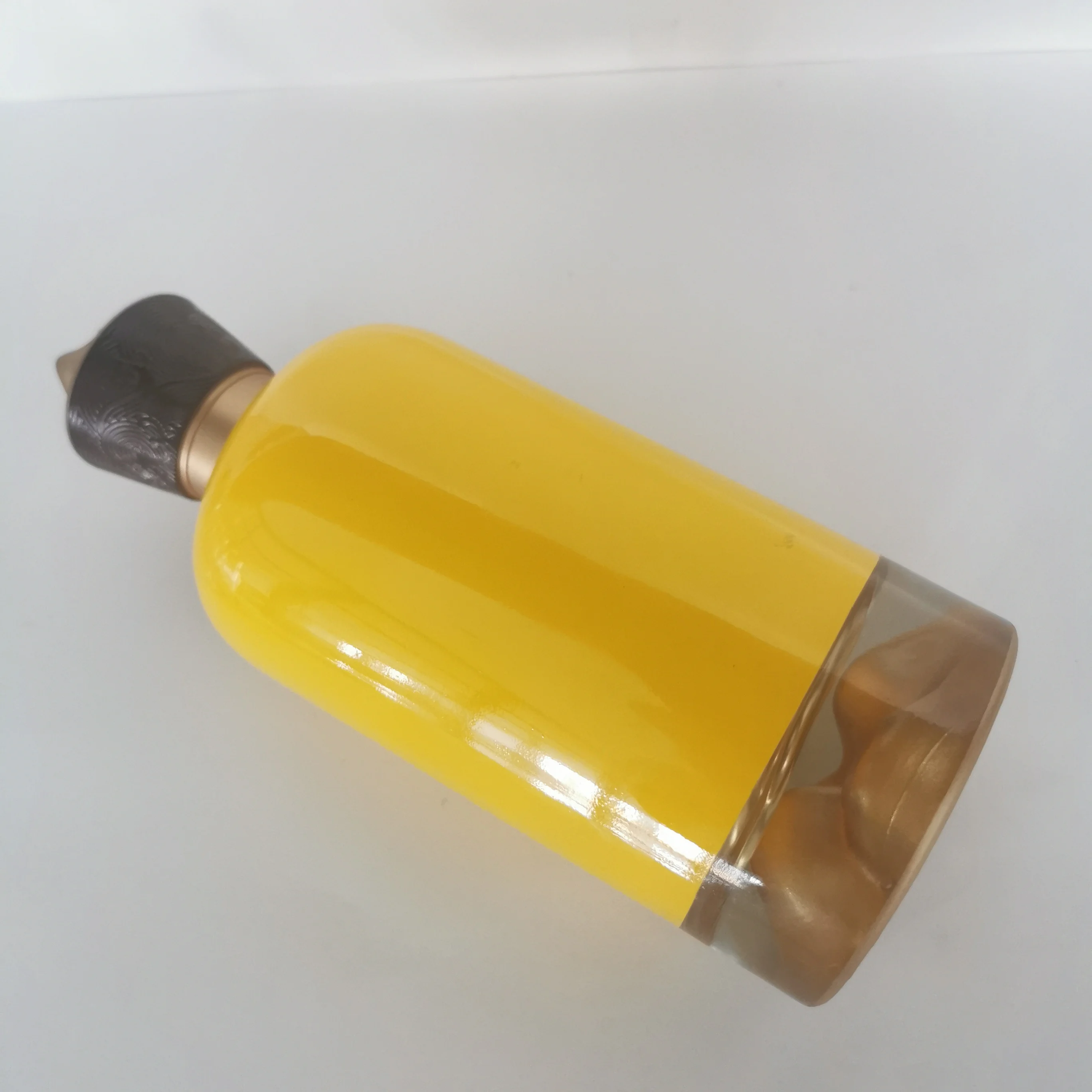 Custom Bottom Mountain 100ml 500ml 700ml 1000ml Whiskey Tequila Rum gin glass bottle with glass cap