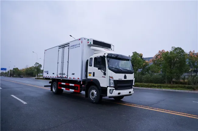 SINOTRUK HOWO 10 тонн РЕФРИЖЕРАТОРНЫЙ фургон для перевозки