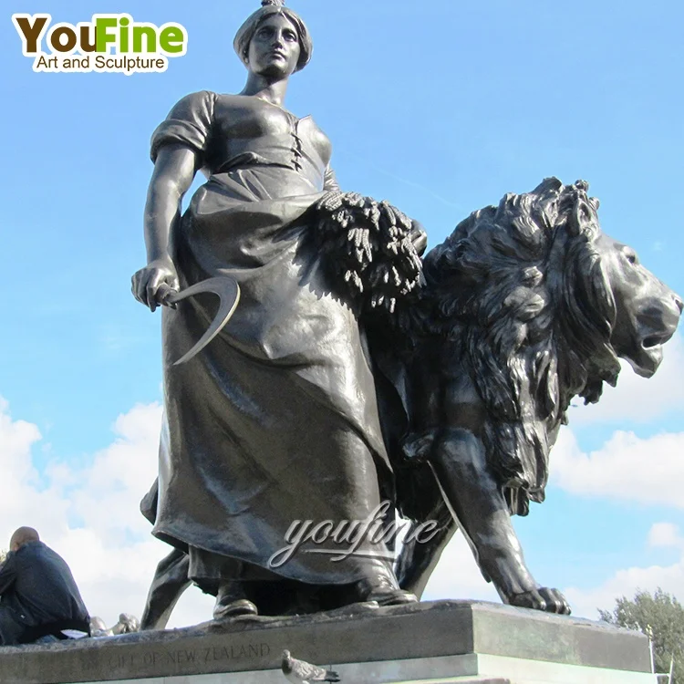 Large Size Classic Bronze Queen Victoria and Lion Monument Sculpture for Sale
