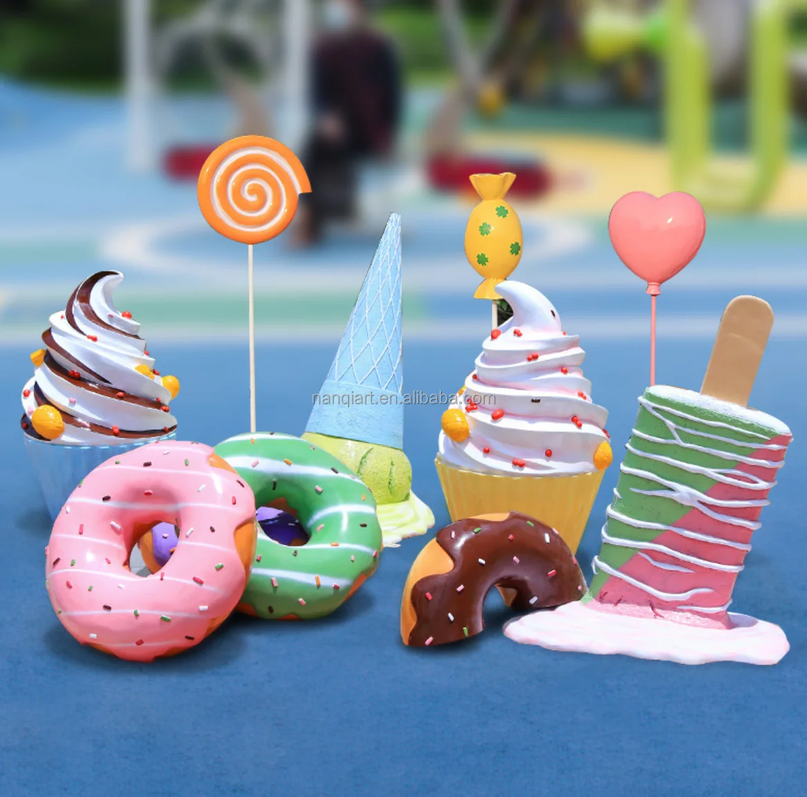 Customized Creative Handmade Fiberglass Ice Cream Dessert Cone Statues Event Party Decor Prop Life Size Candy Lollipop Sculpture