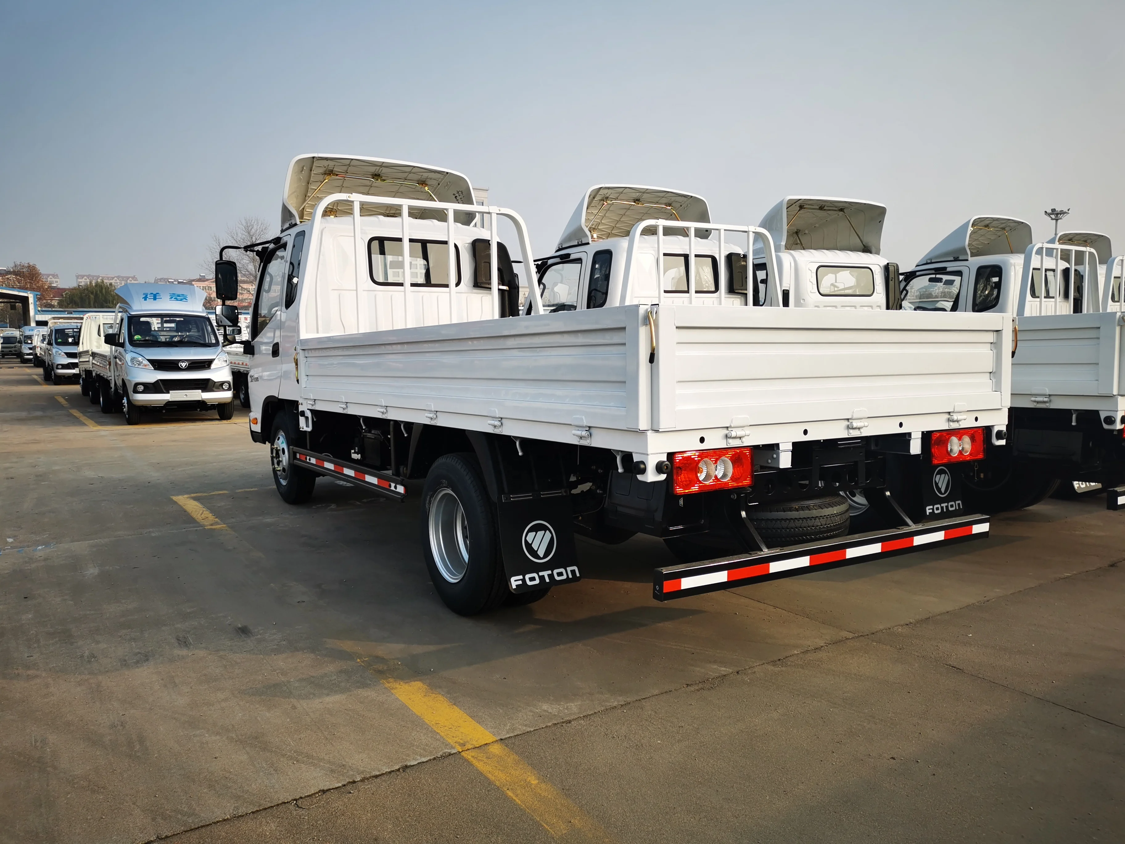 BEST SELLING FOTON 3T CARGO TRUCK WITH 2.237L GASOLINE, ONE AND HALF CABIN, 3.8M LONGER CARGO BODY