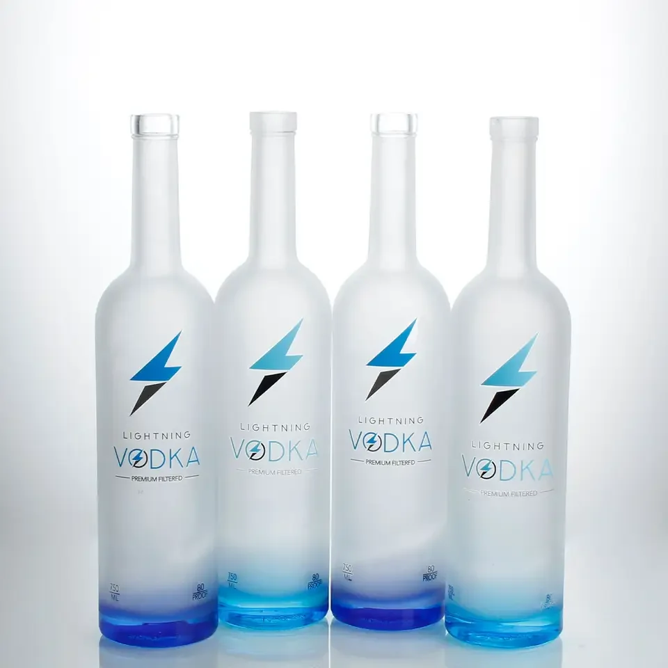 700ml 750 Ml Vodka Frosted Bottle Black Matte Corked 500 Ml Glass Bottles For Alcoholic Whisky Manufacturer Wholesale