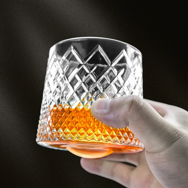 Unique New Design Rolling Fashioned Crystal Wine Tumbler Spinning Style Whiskey Glass Rotating Wooden Base