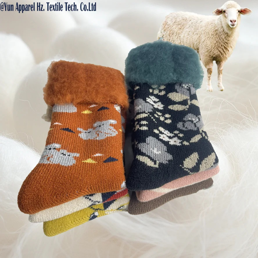 Winter unisex breathable  ultra-thick socks at home confinement sleeping floor socks warm and comfortable plush custom socks