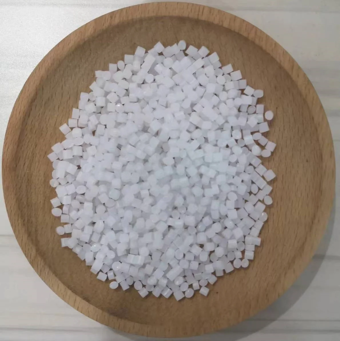 Черные бедра гранулы ударопрочный полистирол поставщики натуральные бедра гранулы смолы