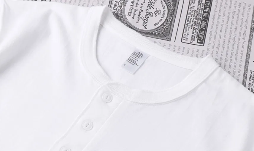 250 GSM White Black Tubular No Side Seam 3 Buttons Placket Henley Neck T Shirt