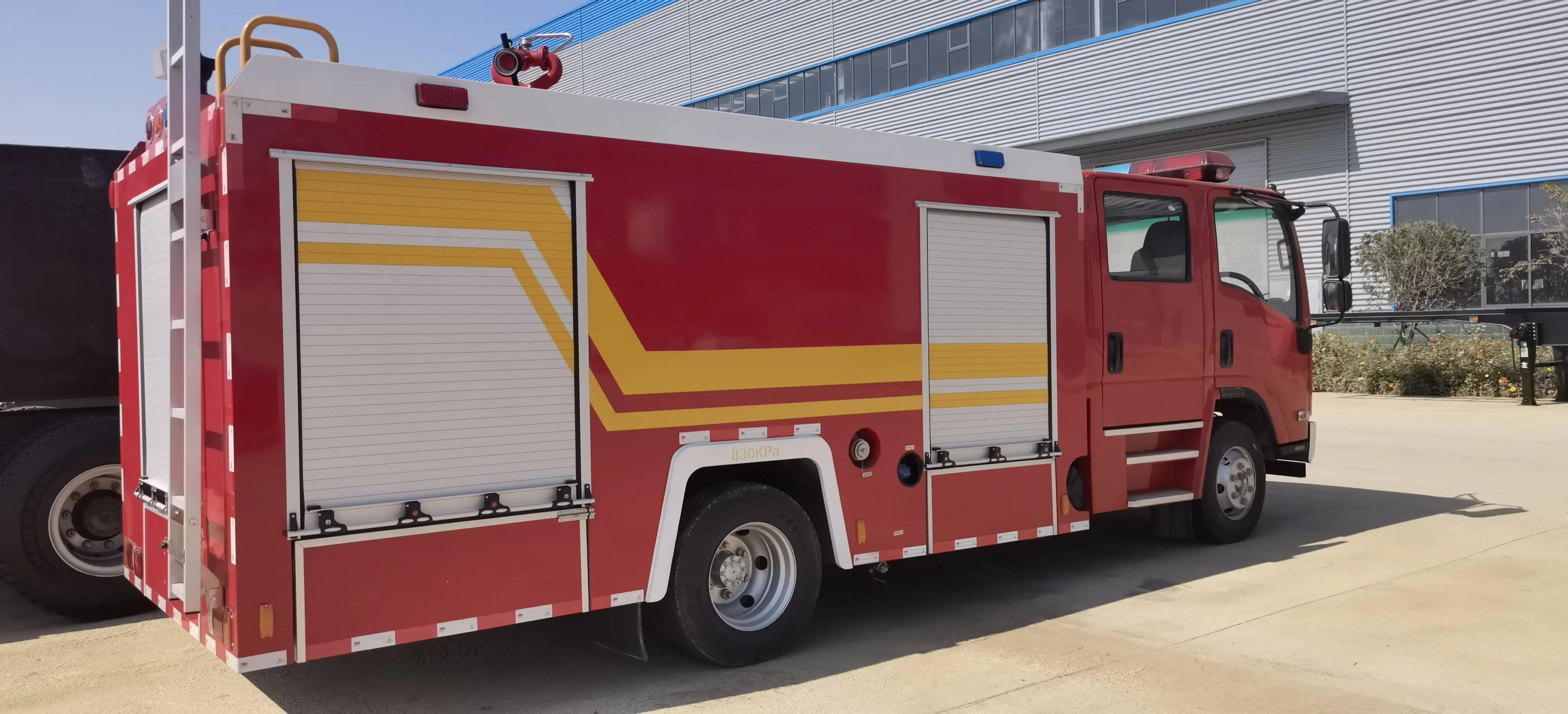 New Euro 5 Isuzu Fire Truck with 130ps Five-Speed Left-Hand Drive Water and Foam Tank Firefighting and rescue vehicles