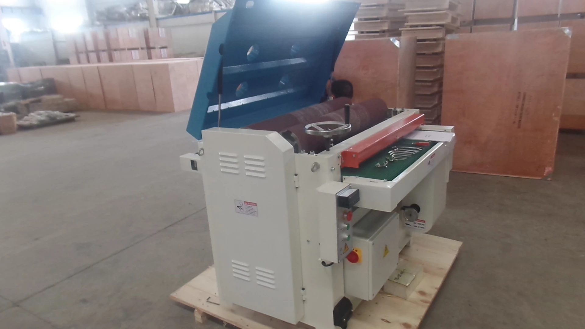 Шлифовальный станок для деревообработки SD369 шлифовальный с двумя барабанами мебели 920 мм