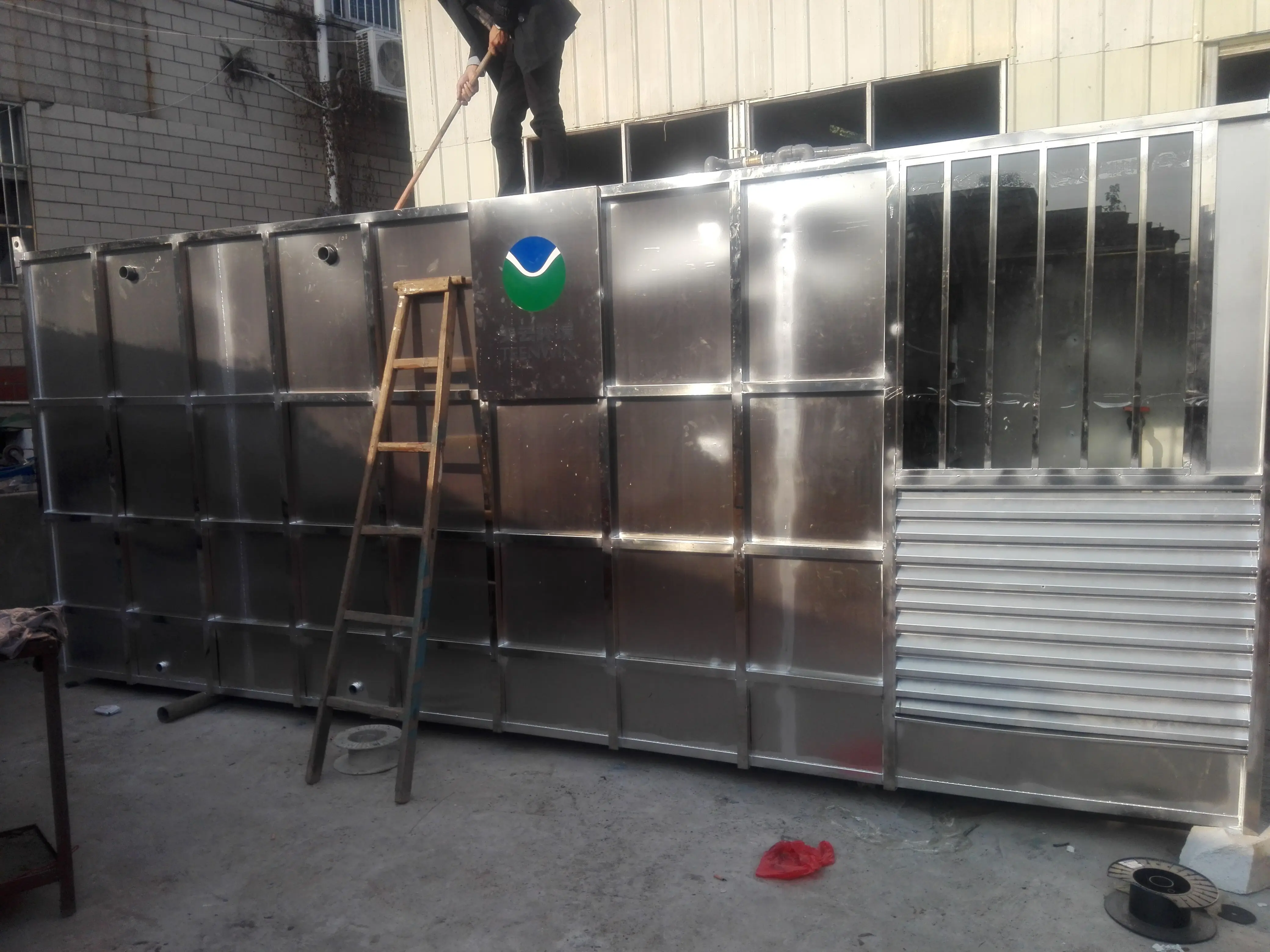 Small mini pvdf membrane bioreactor mbr package integrated domestic sewage wastewater treatment equipment plant for resort hotel