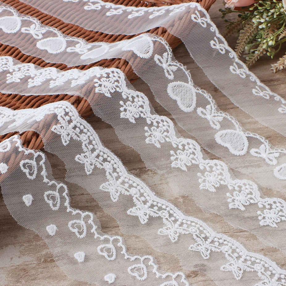 wholesale Customizable colors lace trim roll High quality fashion fancy lace trimming for wedding gowns