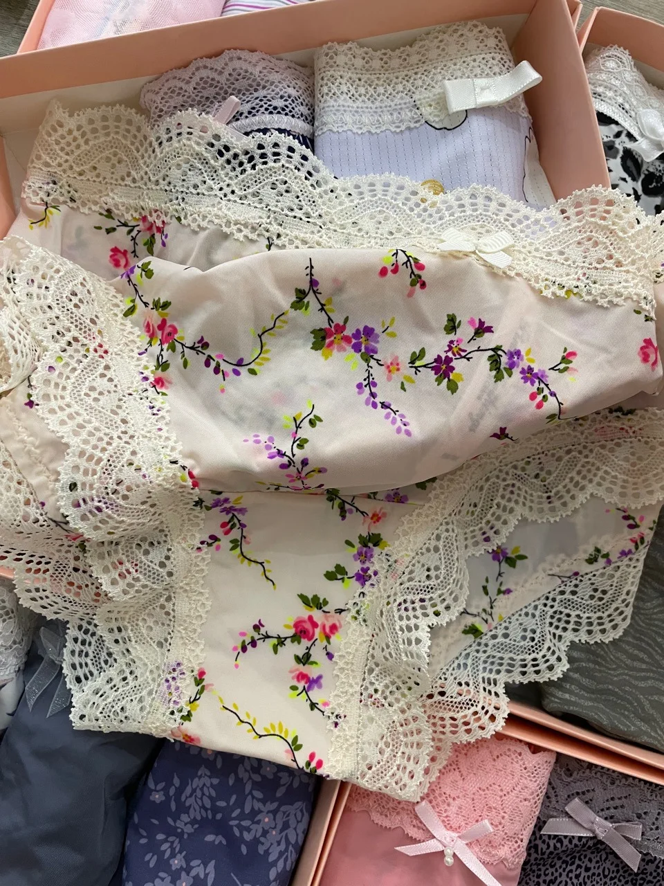 High Quality Breathable Women Secret Printed Panty Low Waist Mixed Color Gift Box Plus Size Woman Seamless Underwear for 2022