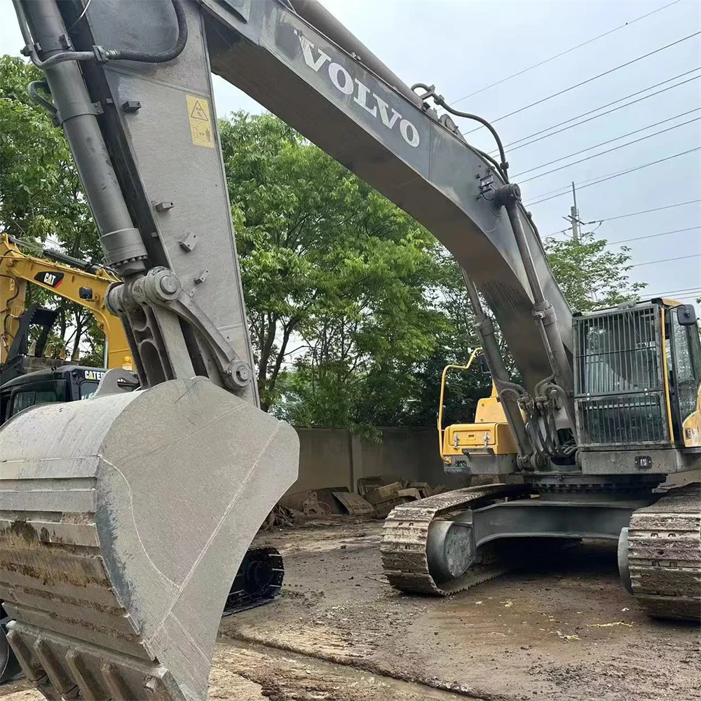 Б/у гусеничный экскаватор Volvo EC480DL с основными компонентами для перемещения