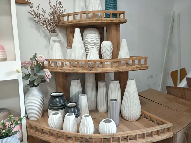 ceramic flower vase 2.JPG