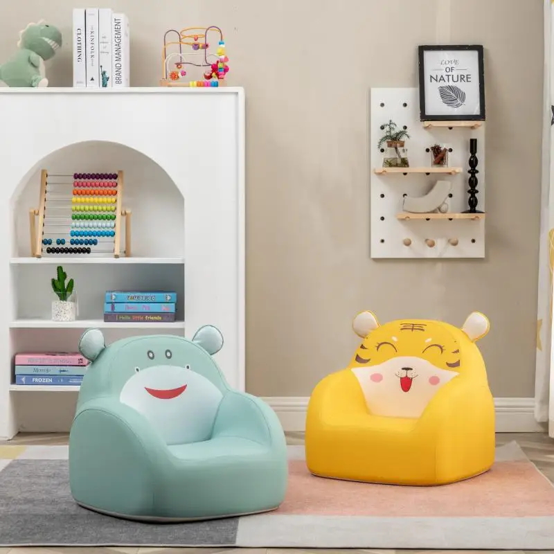 Детский диван с изображением животных