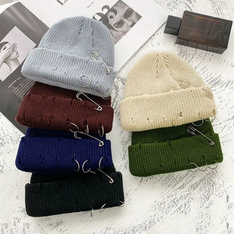 Wholesale Custom Distressed Beanie Hat Winter Thermal Fashionable Acrylic Knitted Beanie with Clip String