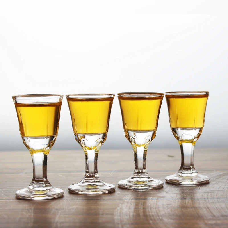 Whole sales custom logo 10ml shot glass for liquor vodka baijiu