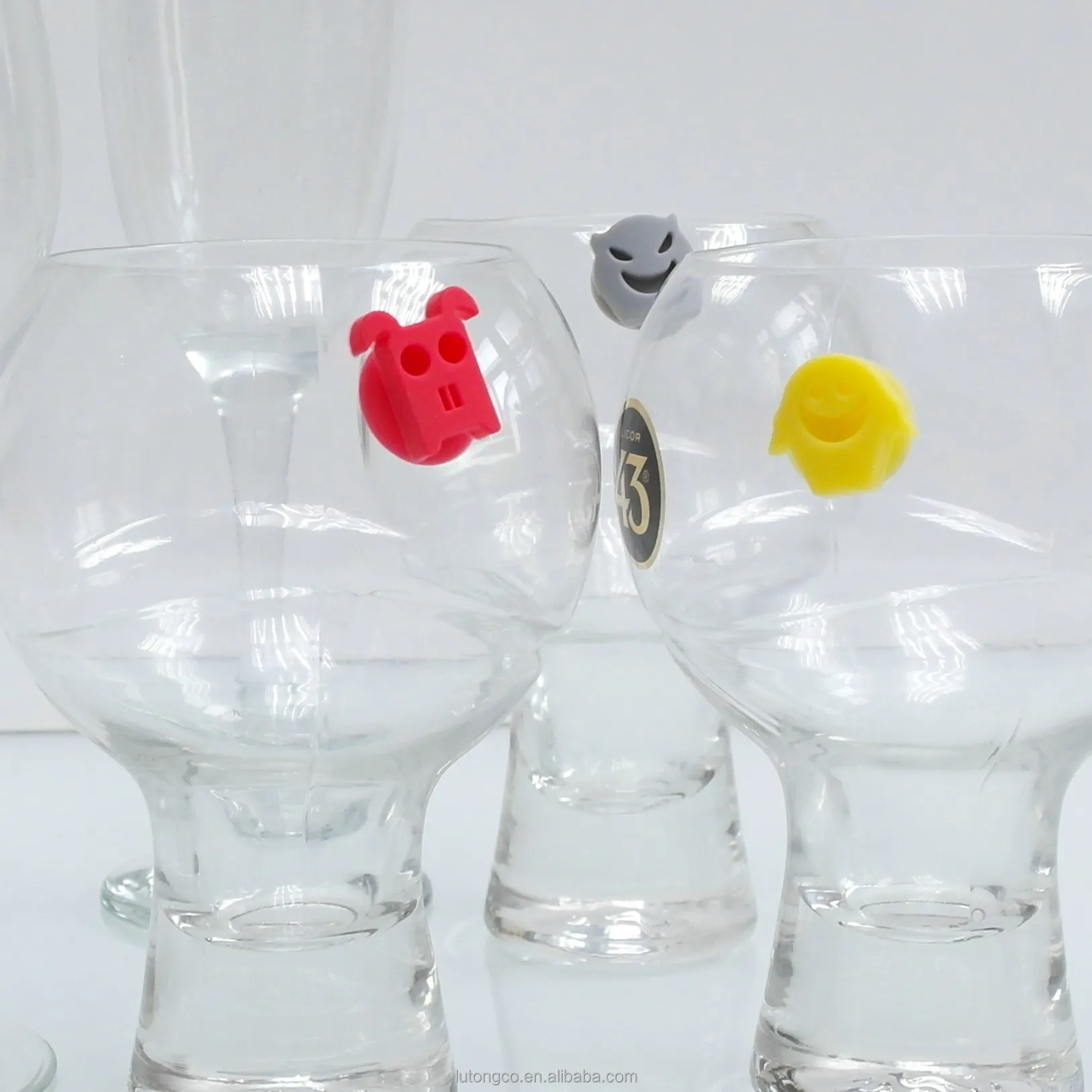 Taiwan Brand Direct Manufacturer Set Of 6 Wine Glass Suction Cup Identifier Charms