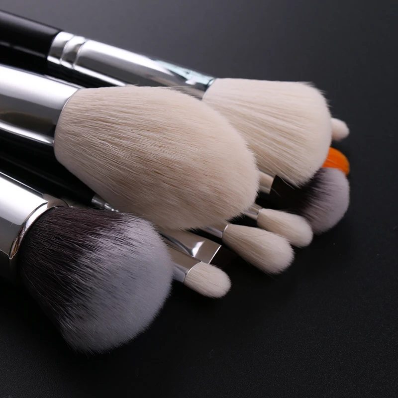 IPRESTA Made In China Cosmetic Wood Handle Private Label Logo Custom Makeup Brushes Set Kits Shiny Black