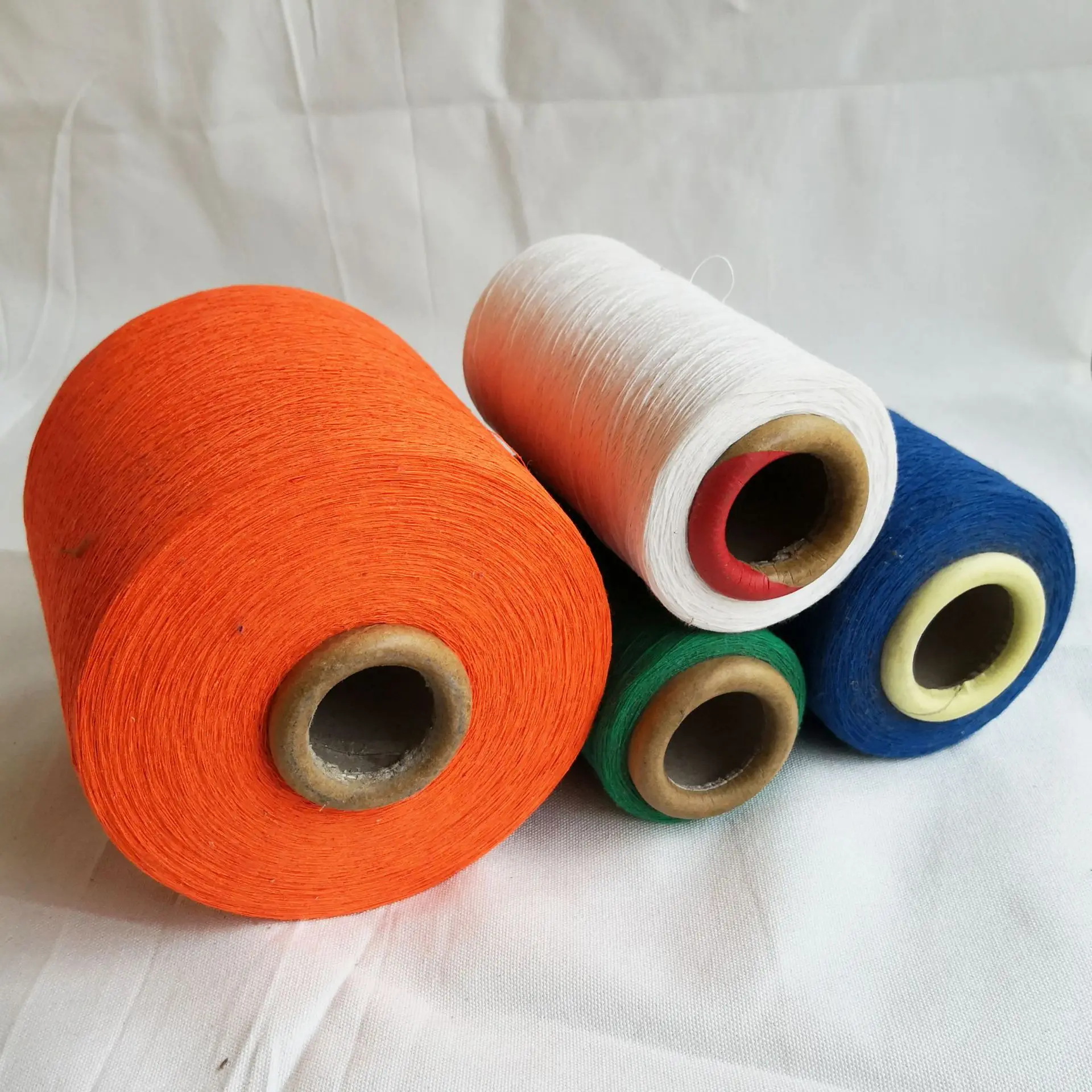 Factory wholesale regenerated cotton core-spun yarn poly cotton knitted yarn